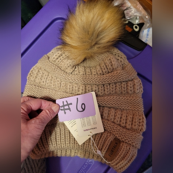 NWT furtalk womens slouchy beanie tan knit winter hat - Picture 6 of 6